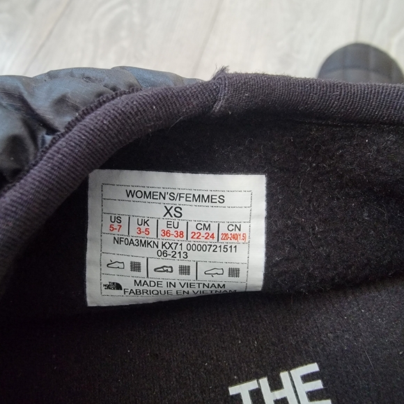 The North Face Slippers - Picture 4 of 6